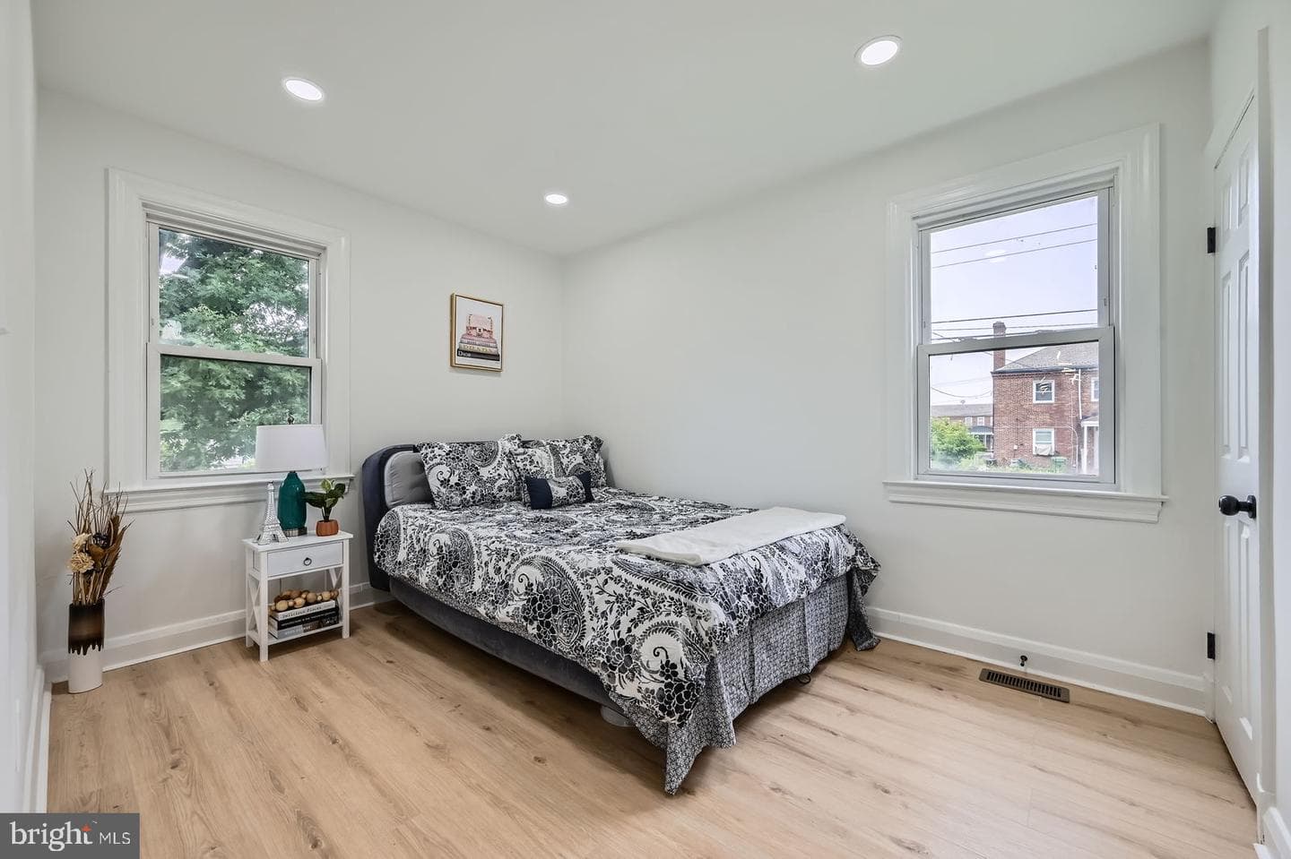 3814 Cedardale Road photo 13