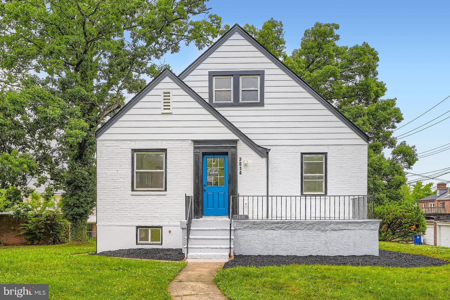 3814 Cedardale Road photo 2