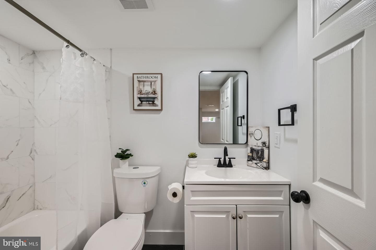 3814 Cedardale Road photo 25