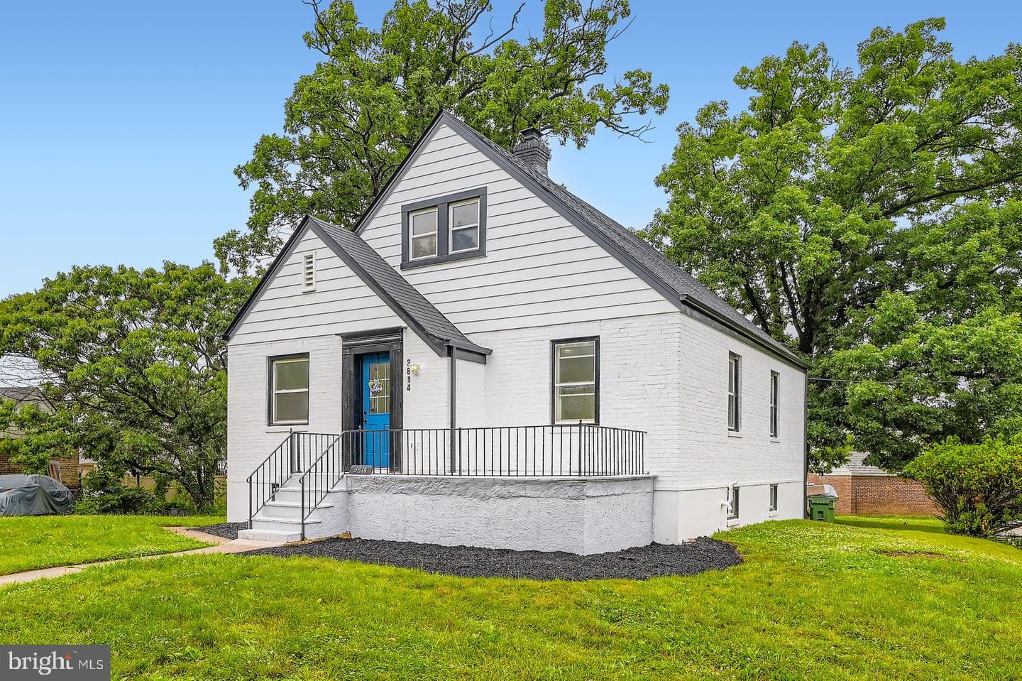 3814 Cedardale Road photo 3