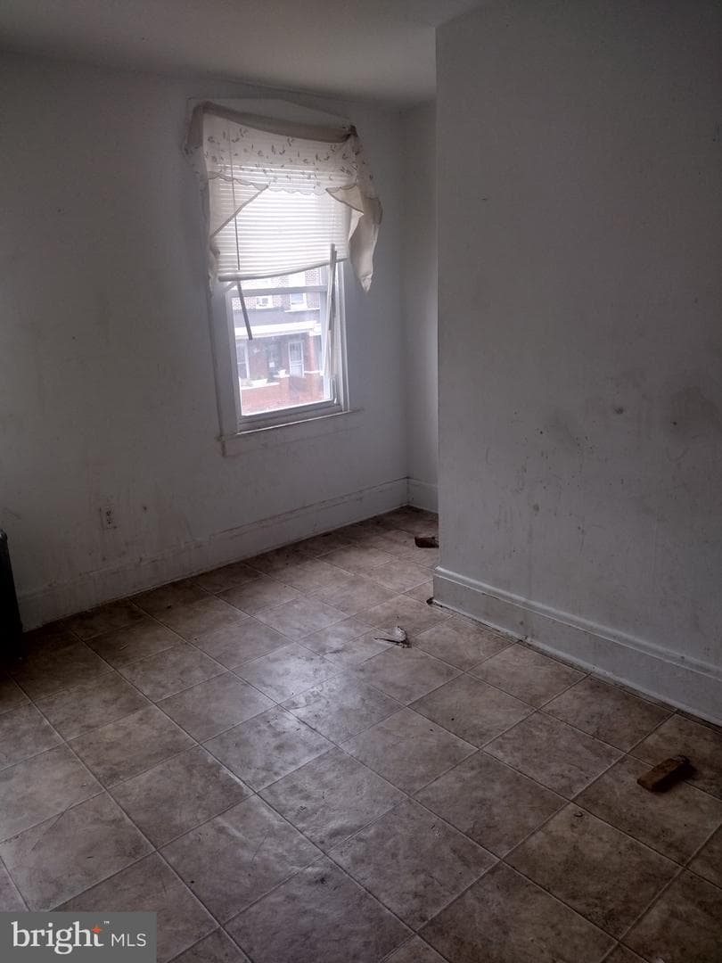 2714 E Biddle Street photo 9