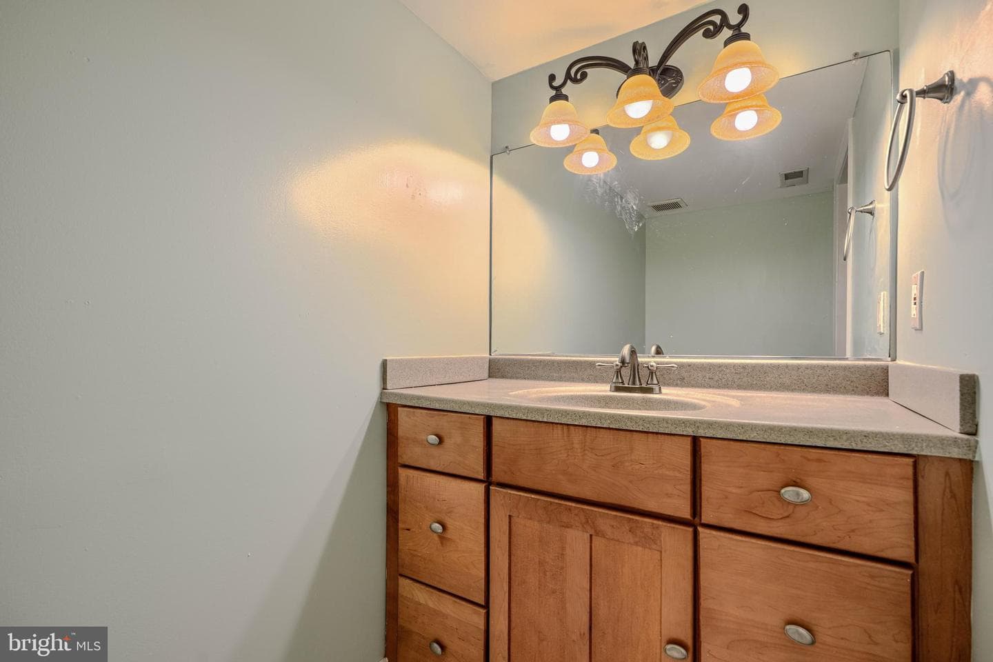 1413 Hull Street photo 28