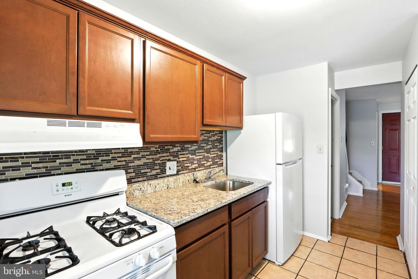 4255 Labyrinth Road photo 10