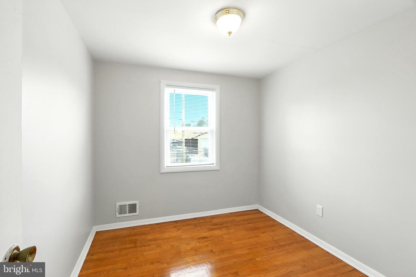 4255 Labyrinth Road photo 17