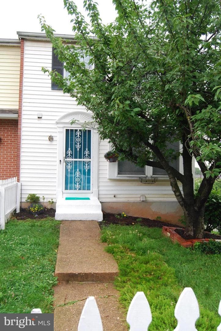 2400 Ridgely Street photo 1
