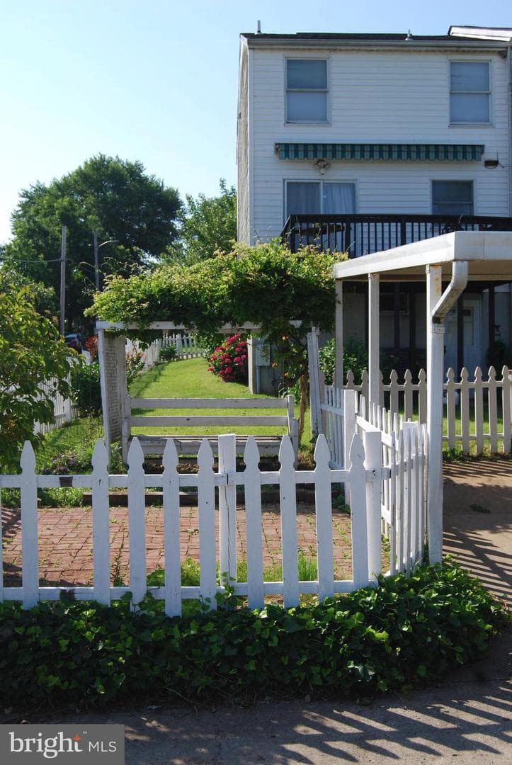 2400 Ridgely Street photo 20
