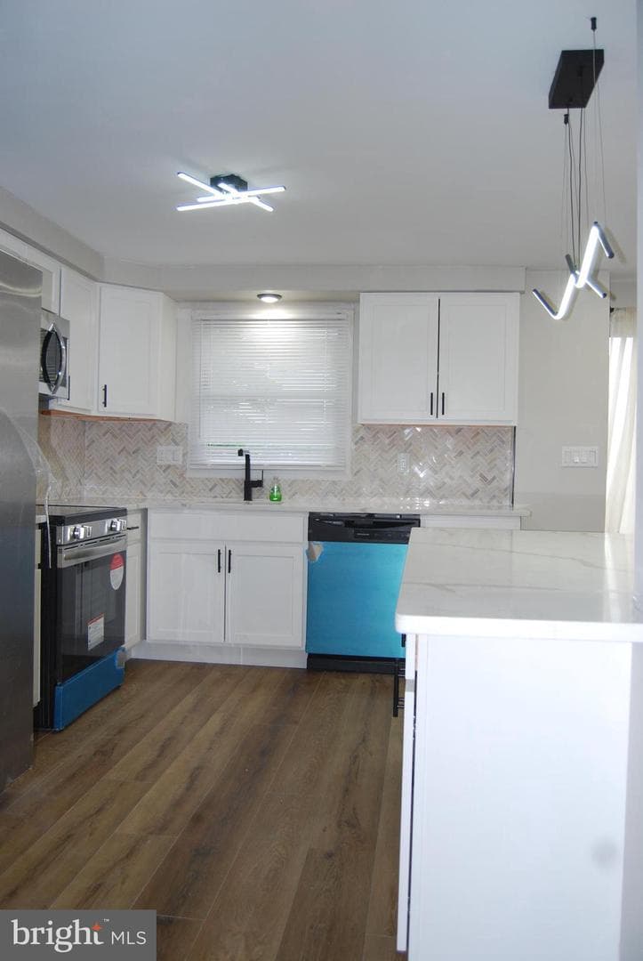 2400 Ridgely Street photo 5