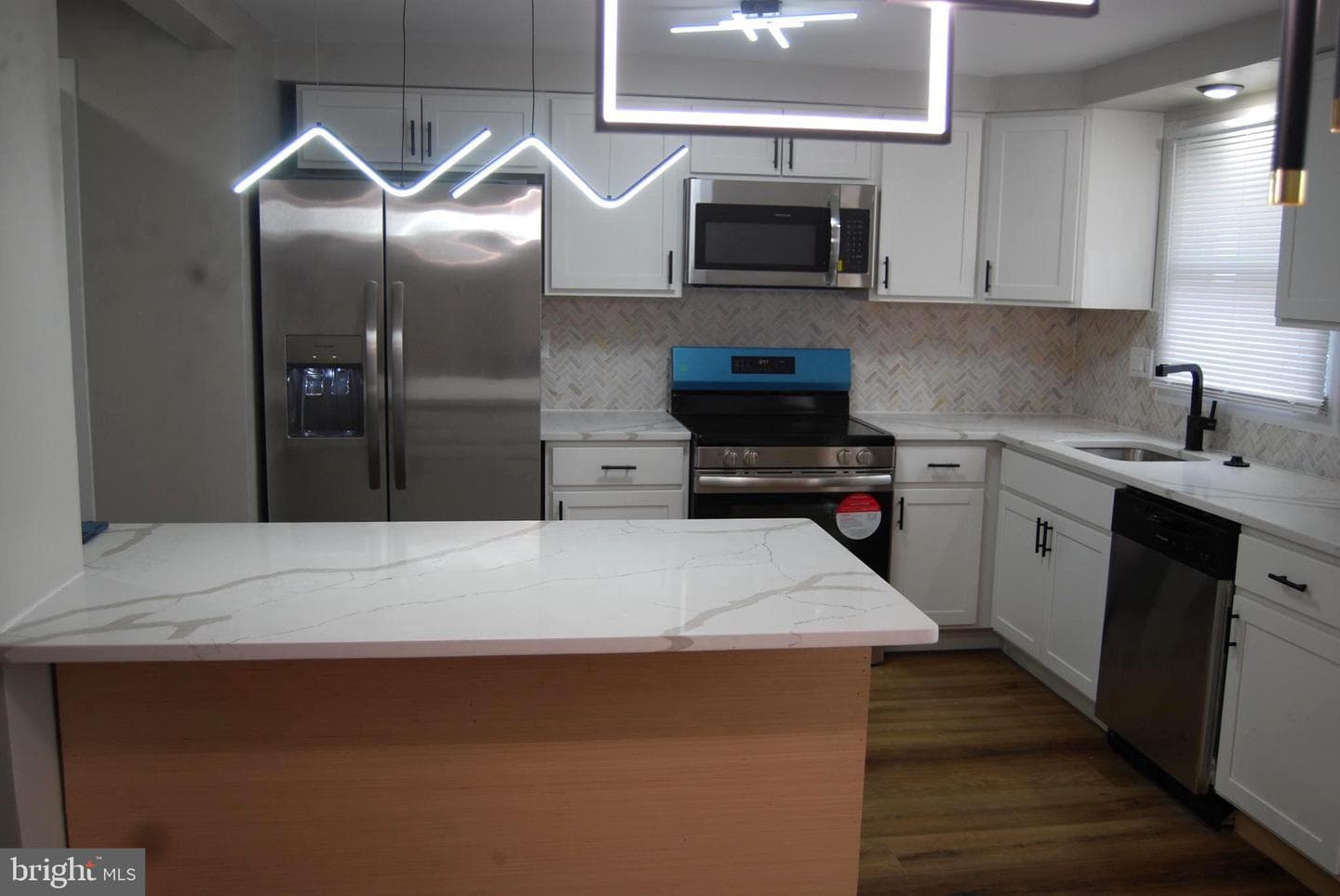 2400 Ridgely Street photo 6