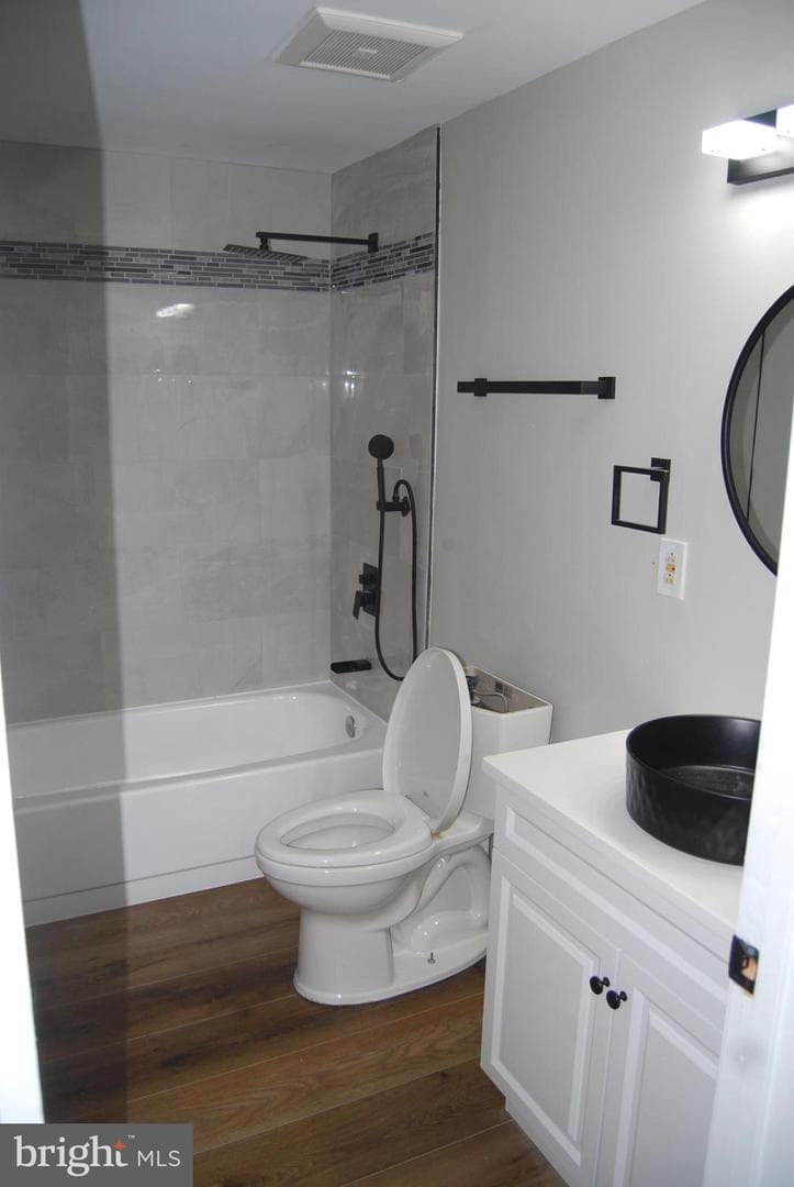 2400 Ridgely Street photo 9