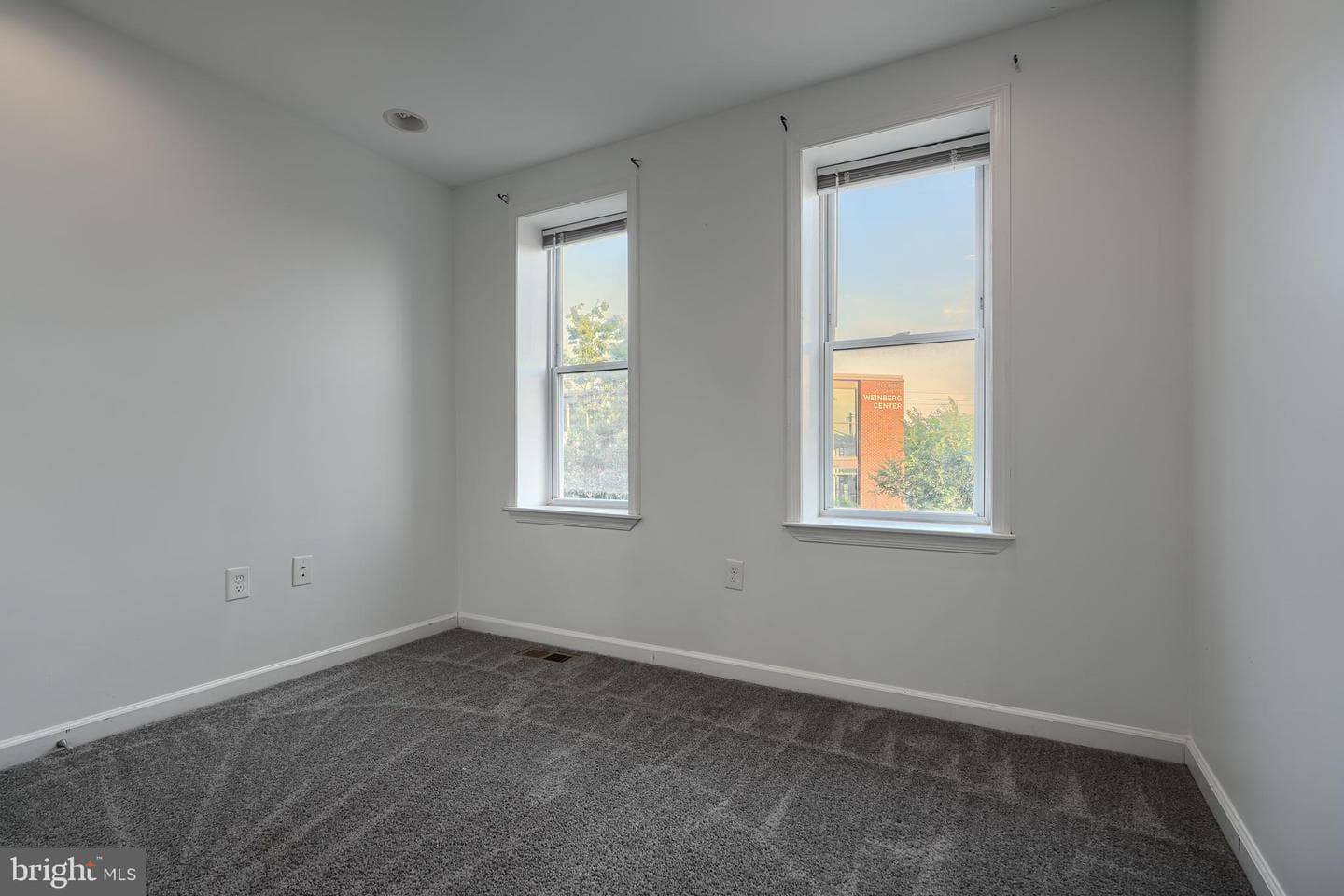 930 Washington Boulevard photo 16