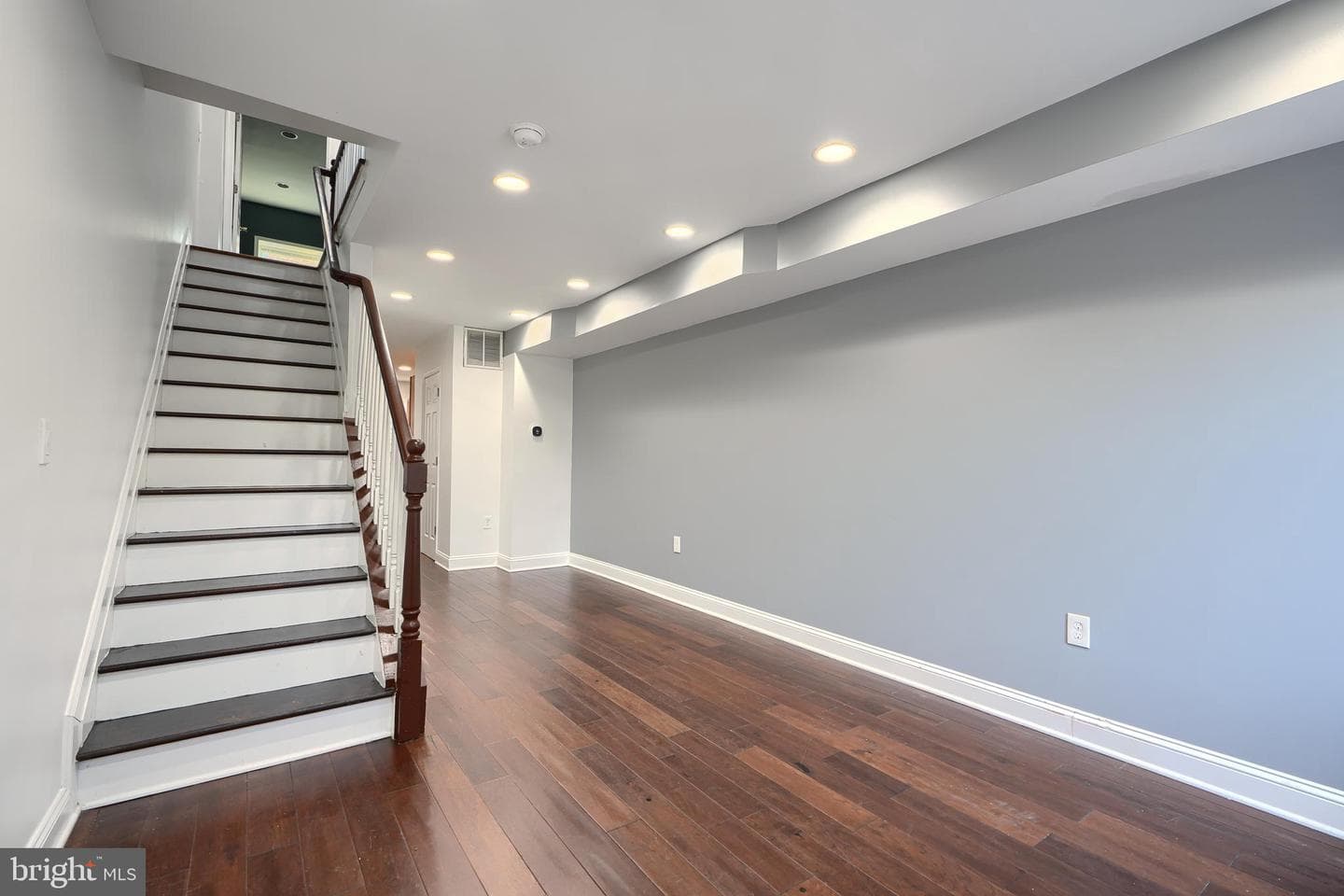 930 Washington Boulevard photo 2