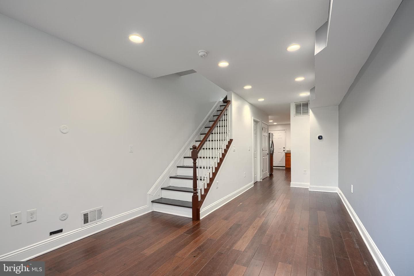 930 Washington Boulevard photo 6