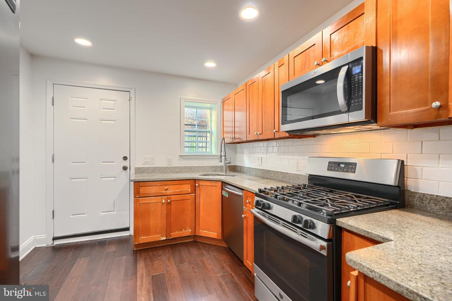930 Washington Boulevard photo 7