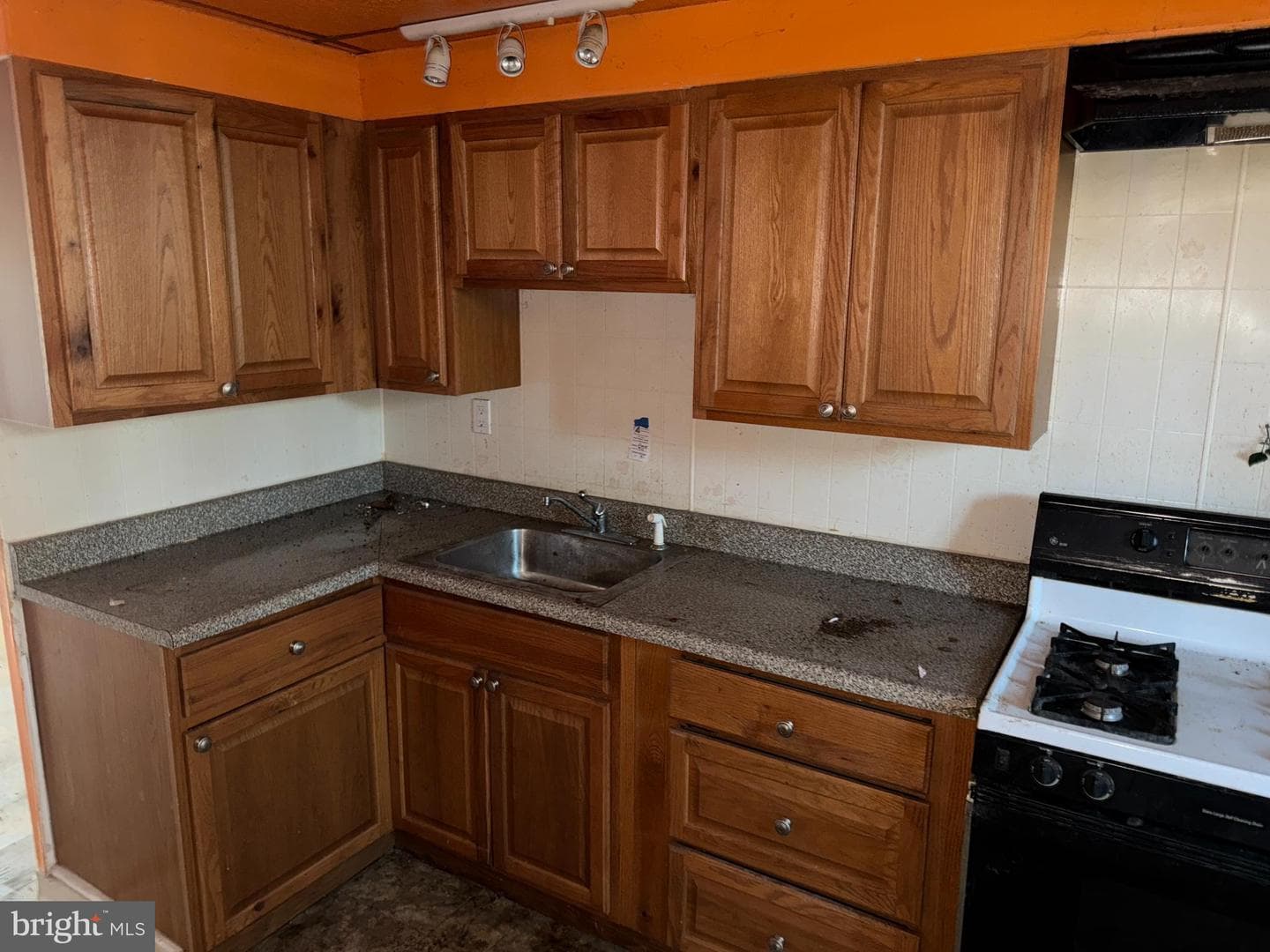 4800 Midline Road photo 2