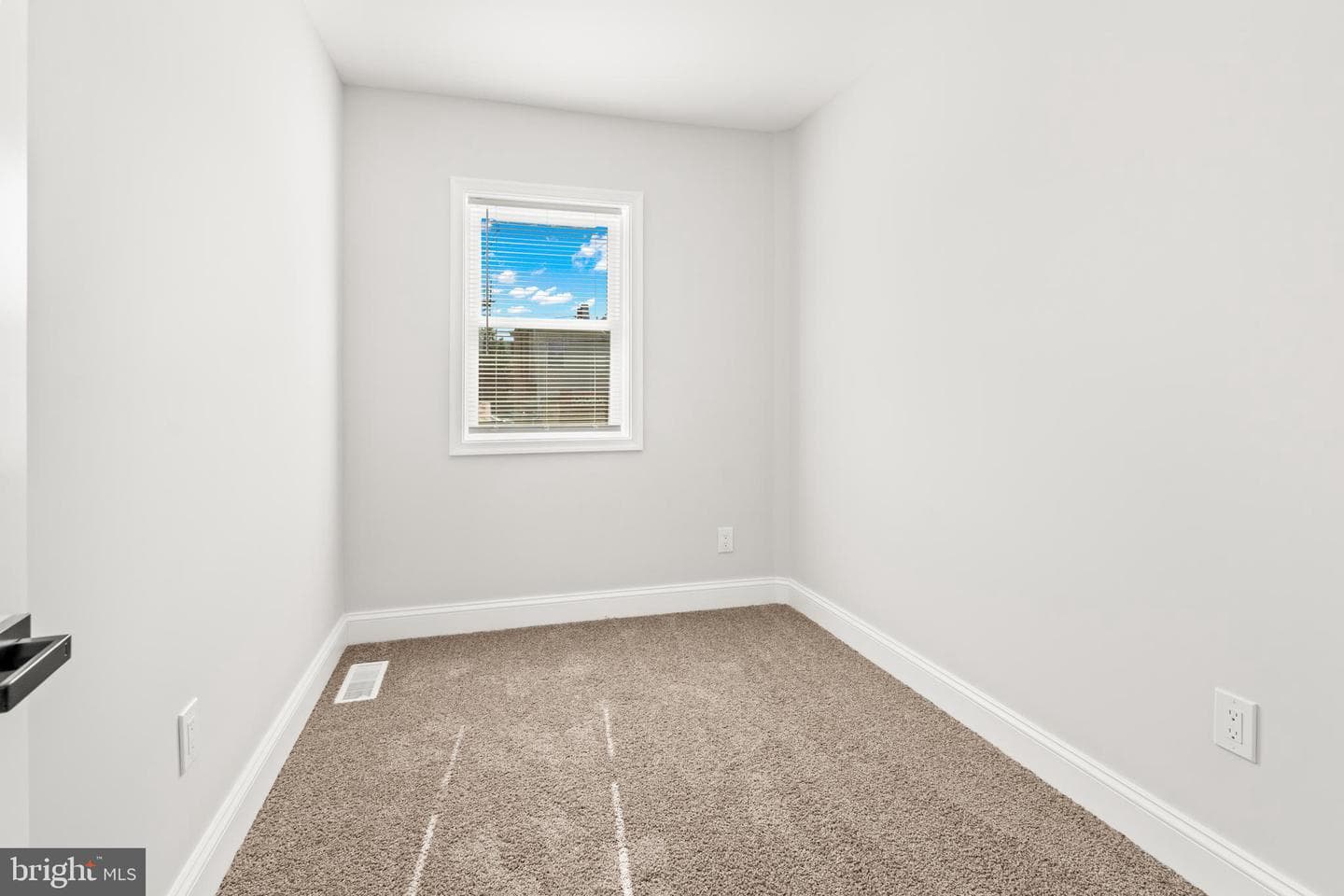 233 S Clinton Street photo 38