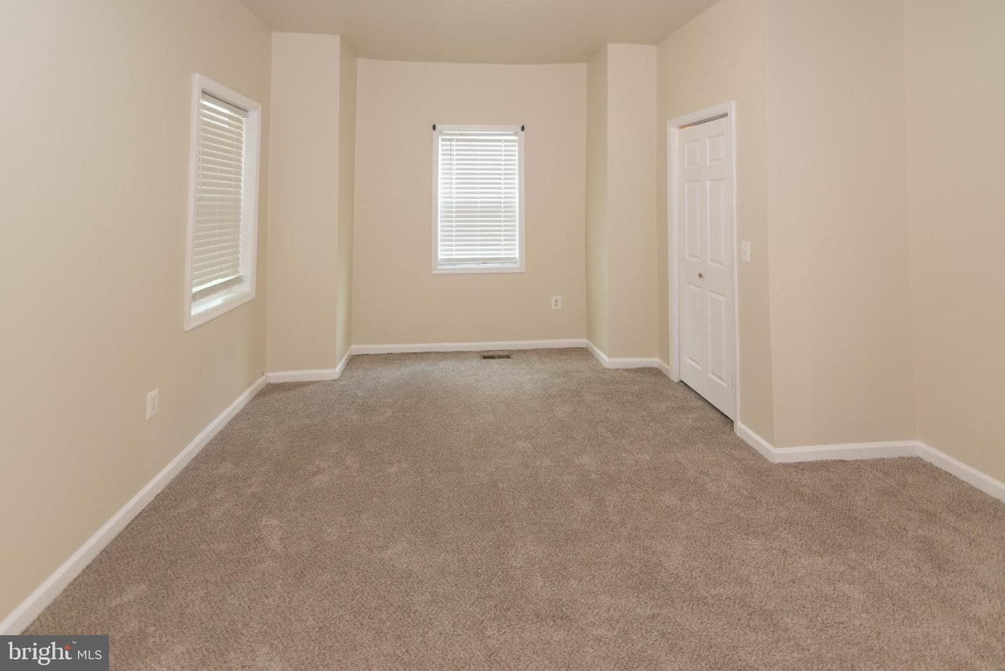 3923 Fairview Avenue photo 11