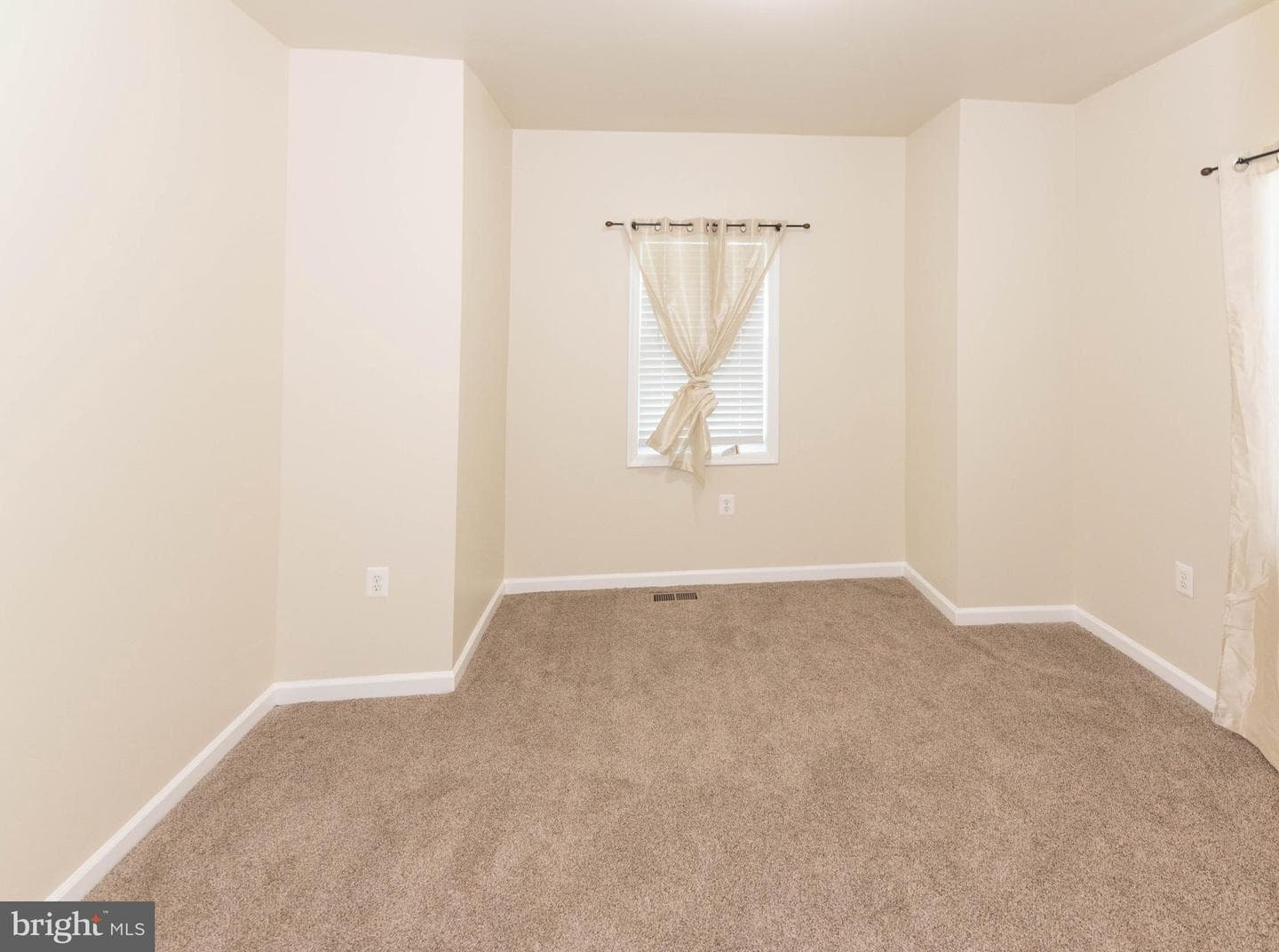 3923 Fairview Avenue photo 21