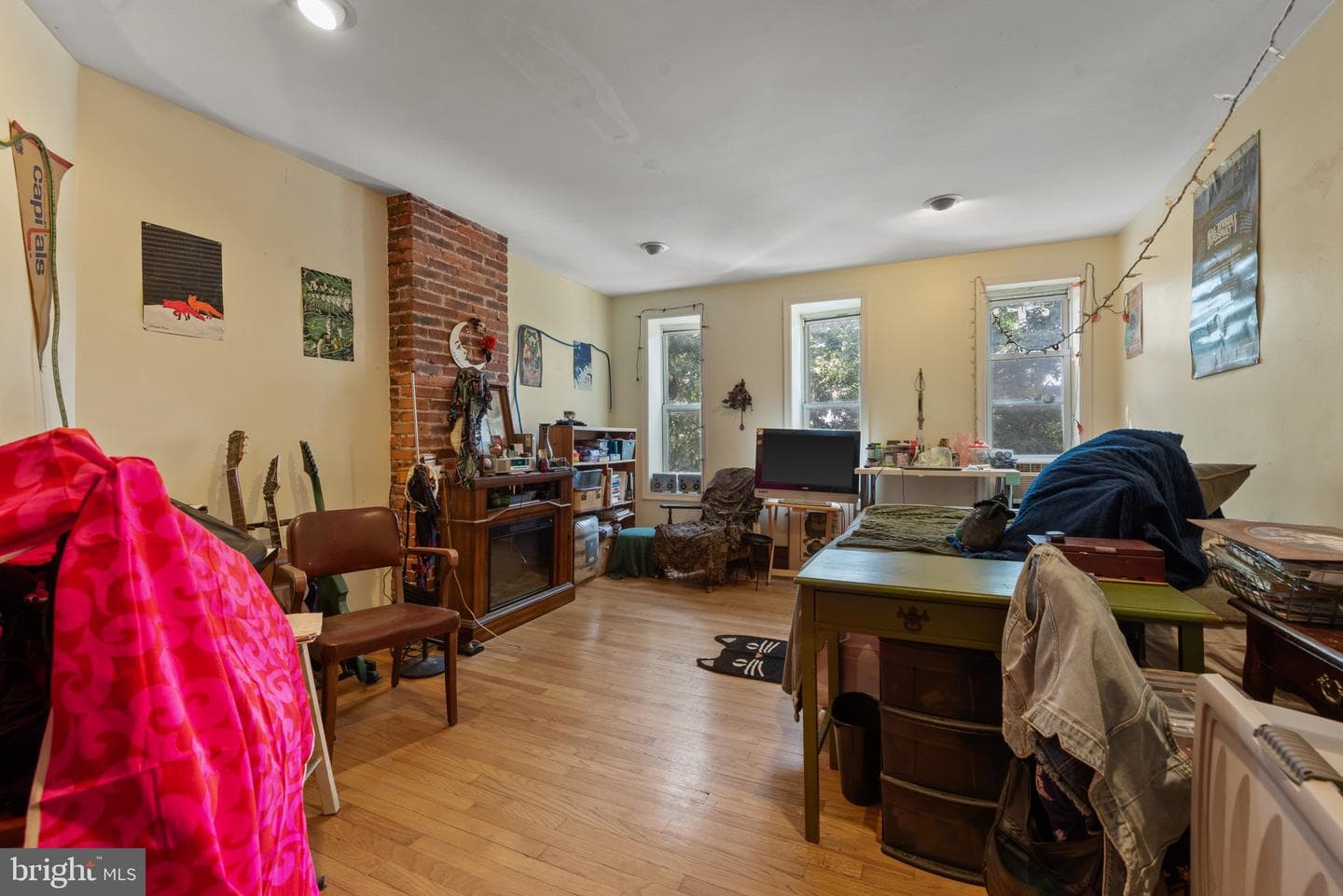508 W 27th Street W photo 10