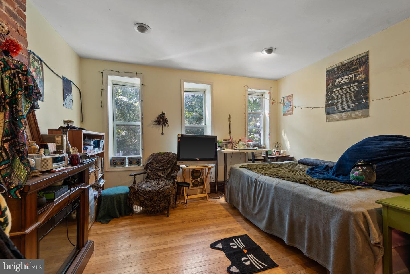 508 W 27th Street W photo 11