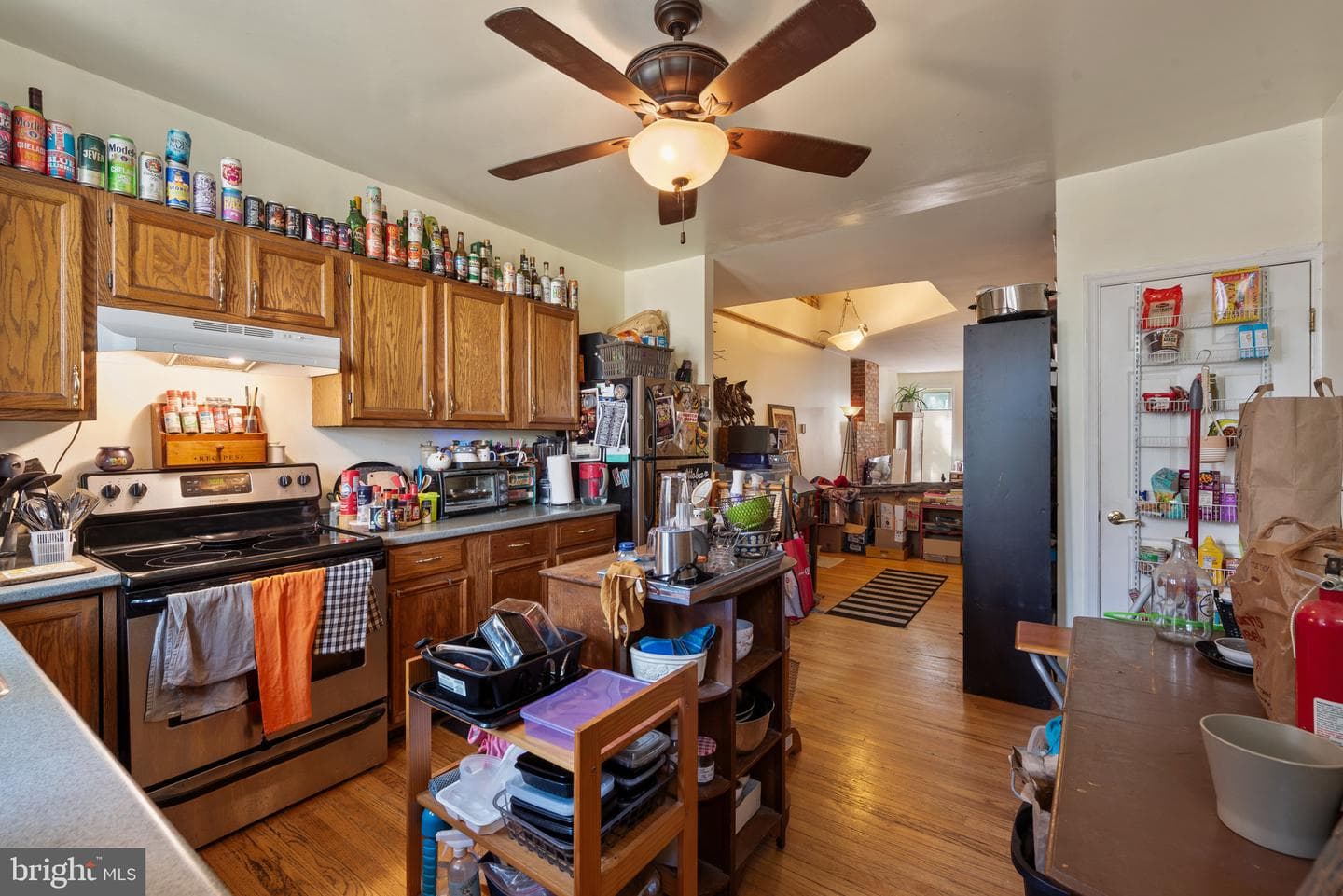 508 W 27th Street W photo 9