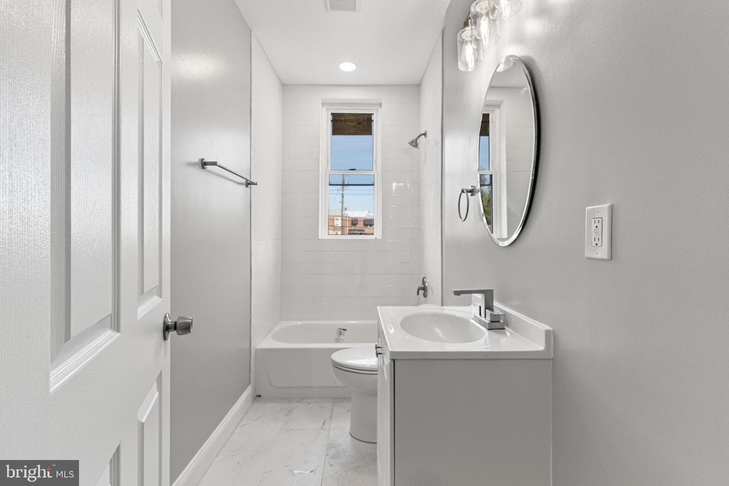 2202 Clifton Avenue photo 13