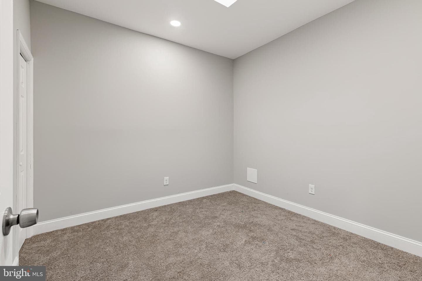 2202 Clifton Avenue photo 7