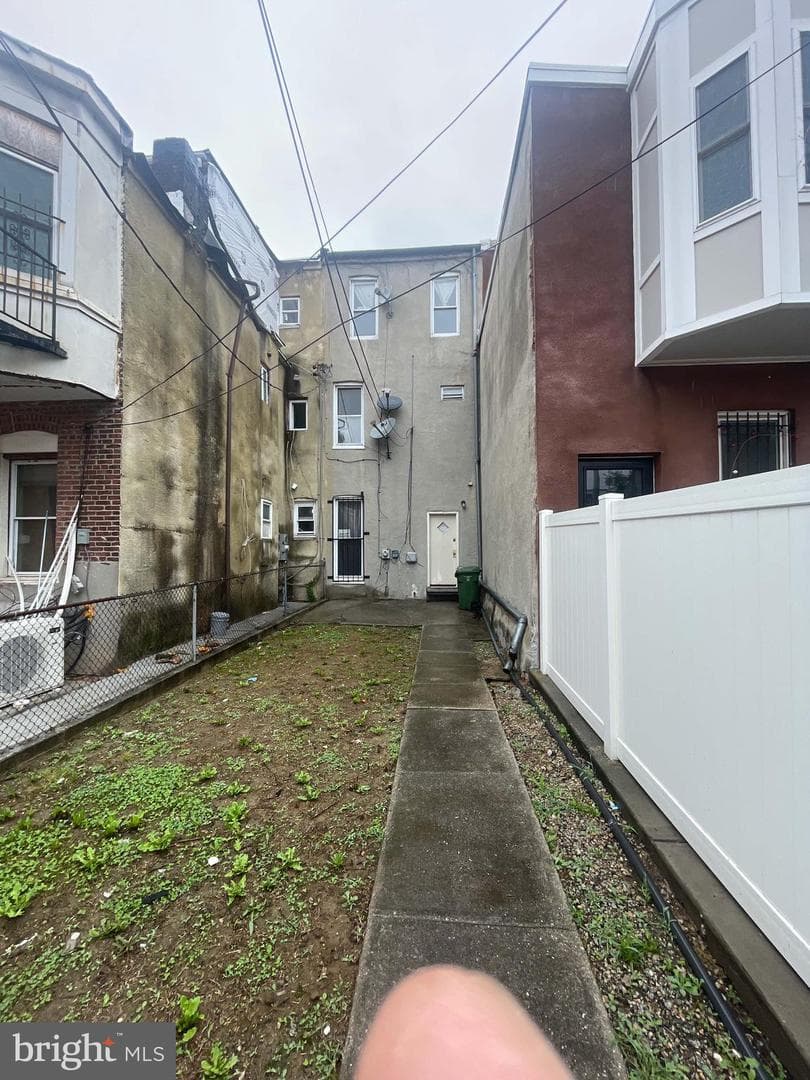 309 E 22nd Street photo 2