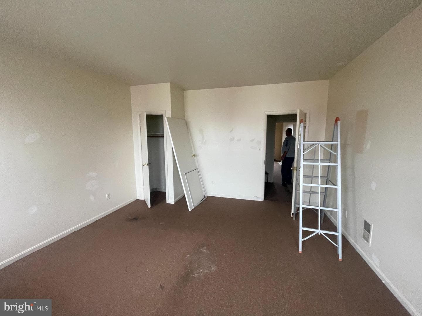 309 E 22nd Street photo 8