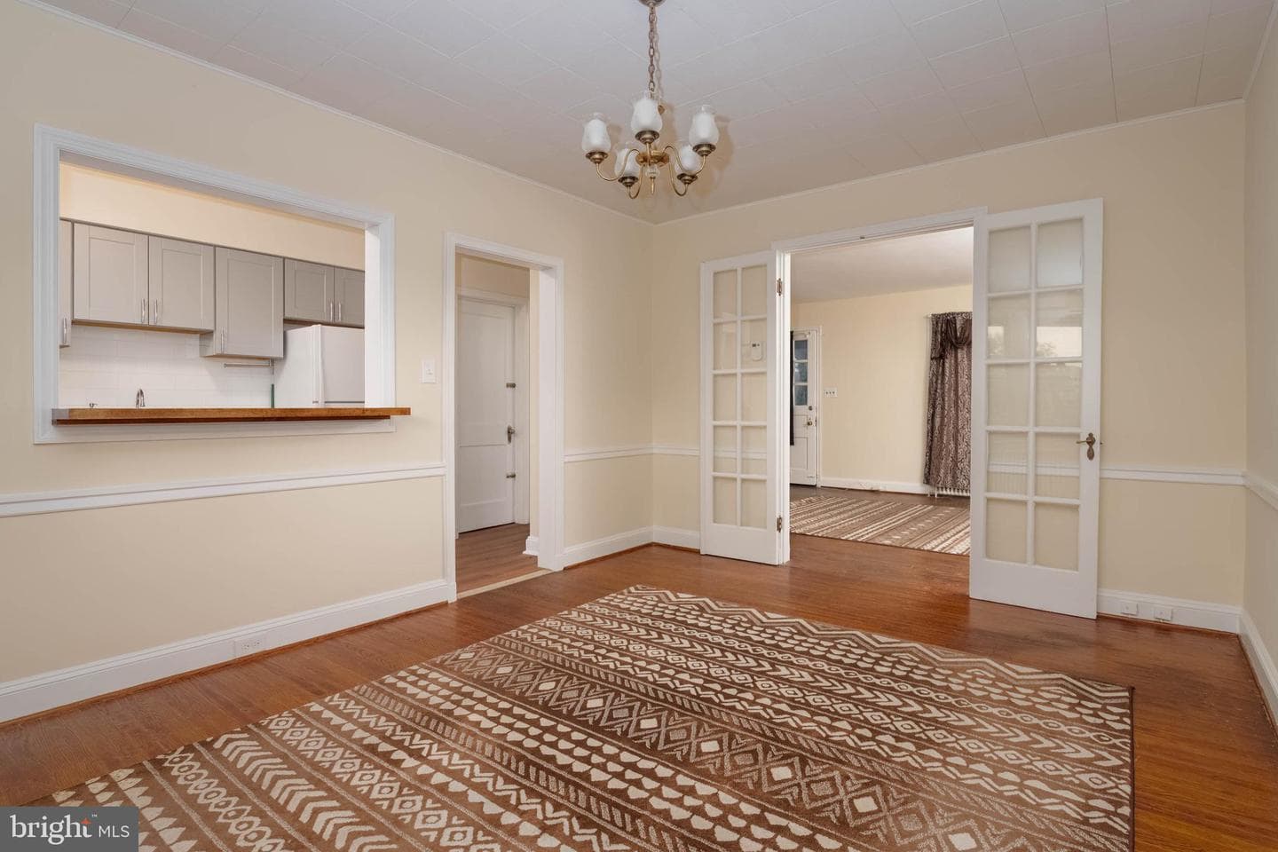 1325 Crofton Road photo 5