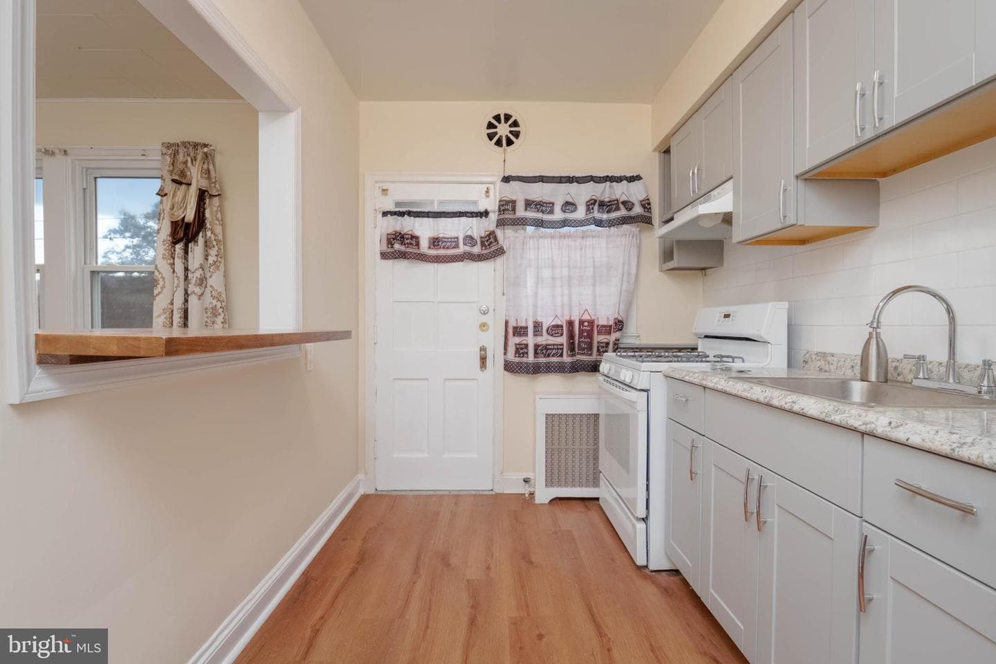 1325 Crofton Road photo 7