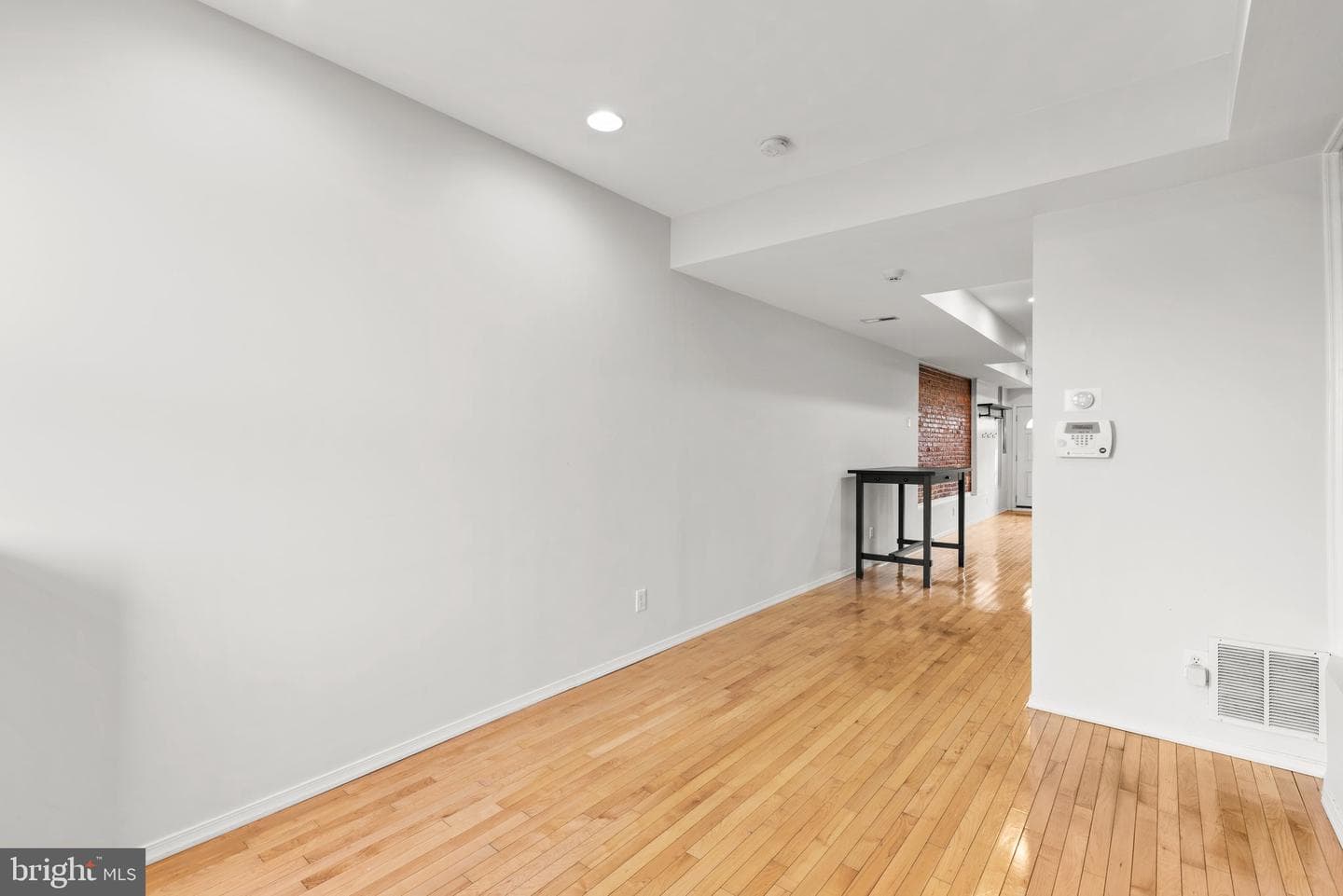 305 S Bethel Street S photo 7
