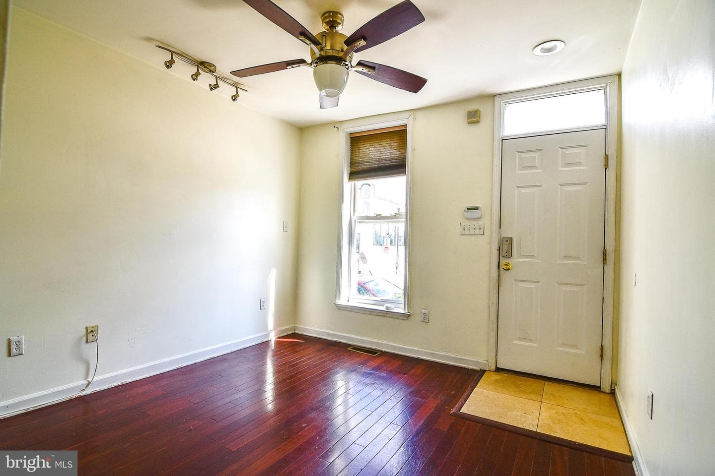 324 W 29th Street photo 3