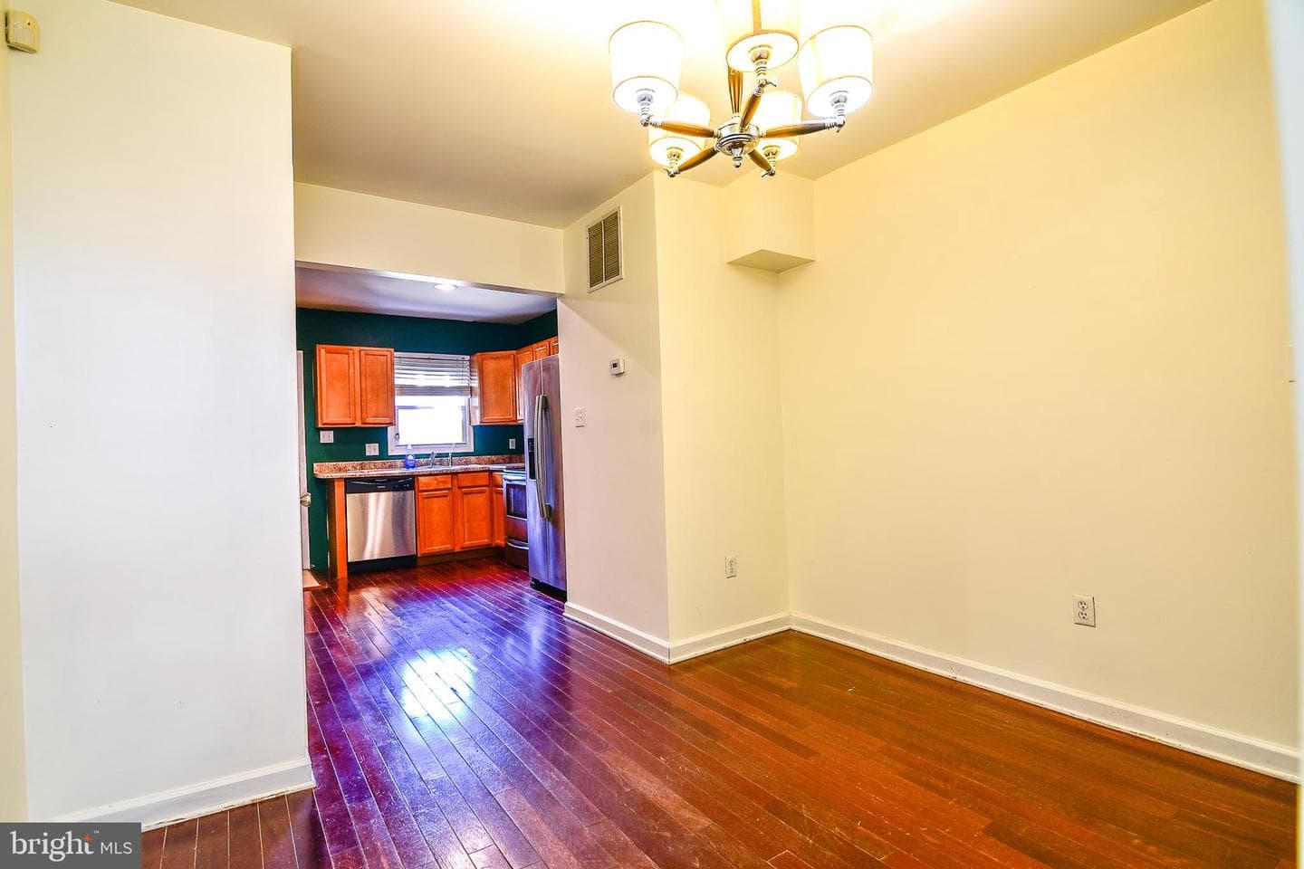 324 W 29th Street photo 6