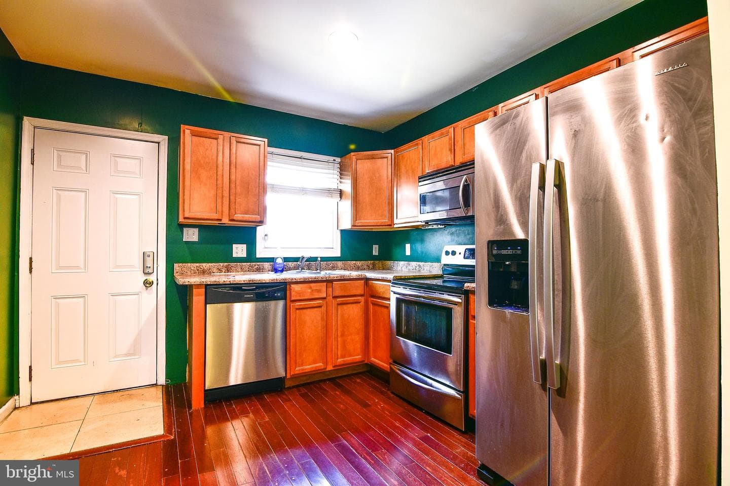 324 W 29th Street photo 7