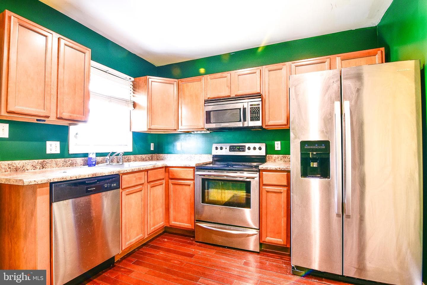 324 W 29th Street photo 8