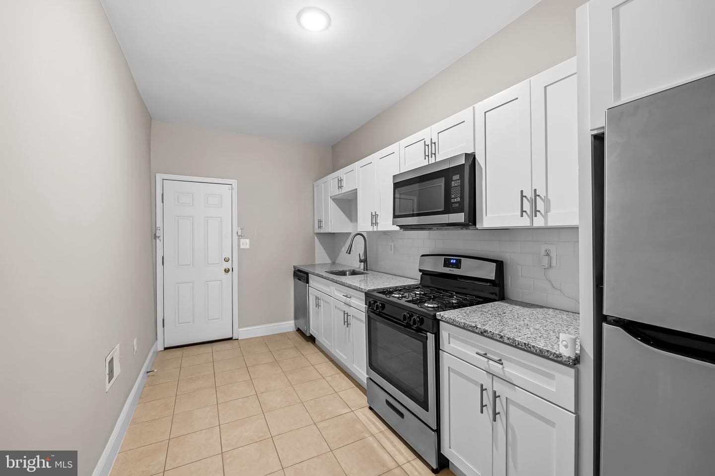 1605 Clifton Avenue photo 11