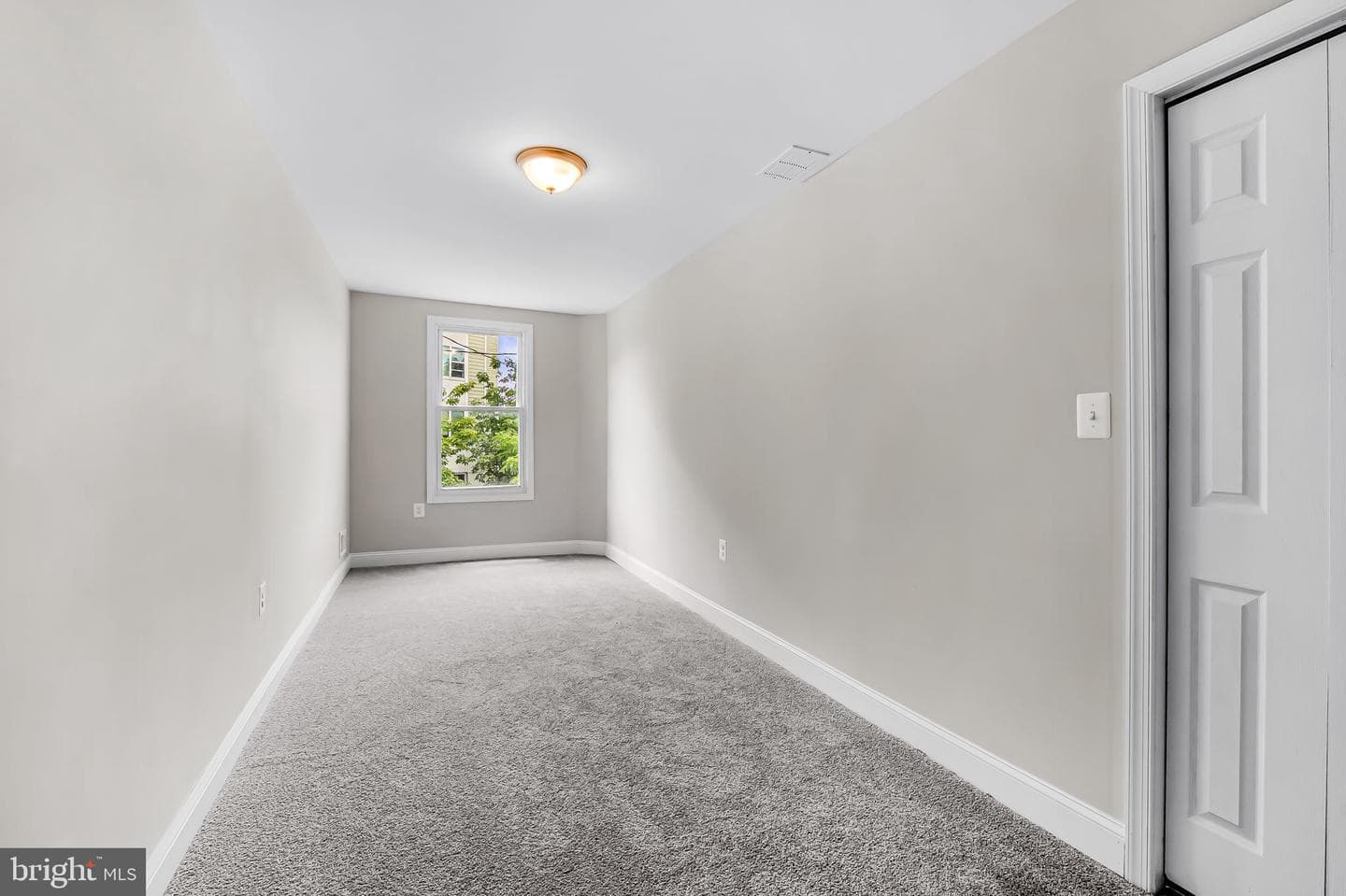 1605 Clifton Avenue photo 16