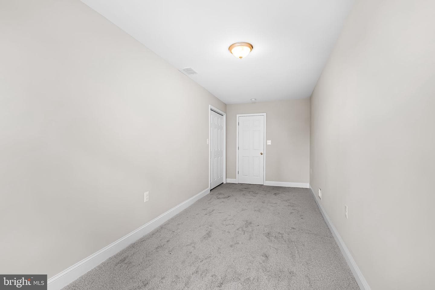 1605 Clifton Avenue photo 17