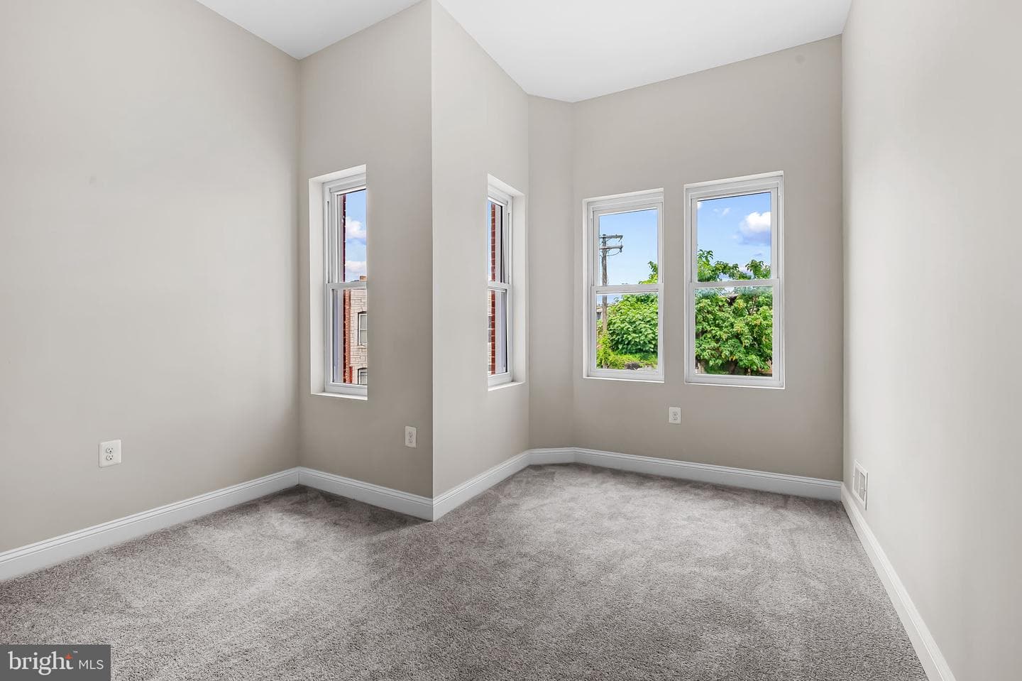 1605 Clifton Avenue photo 18