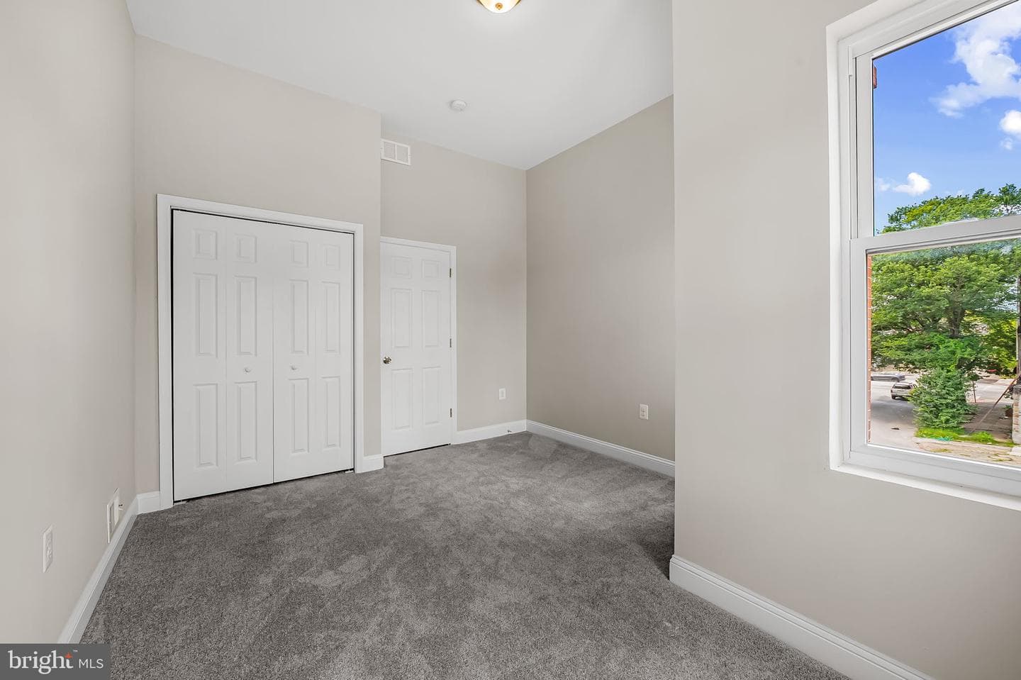 1605 Clifton Avenue photo 19