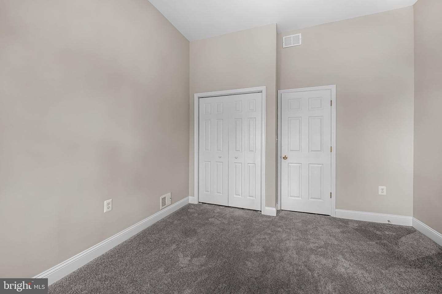 1605 Clifton Avenue photo 20
