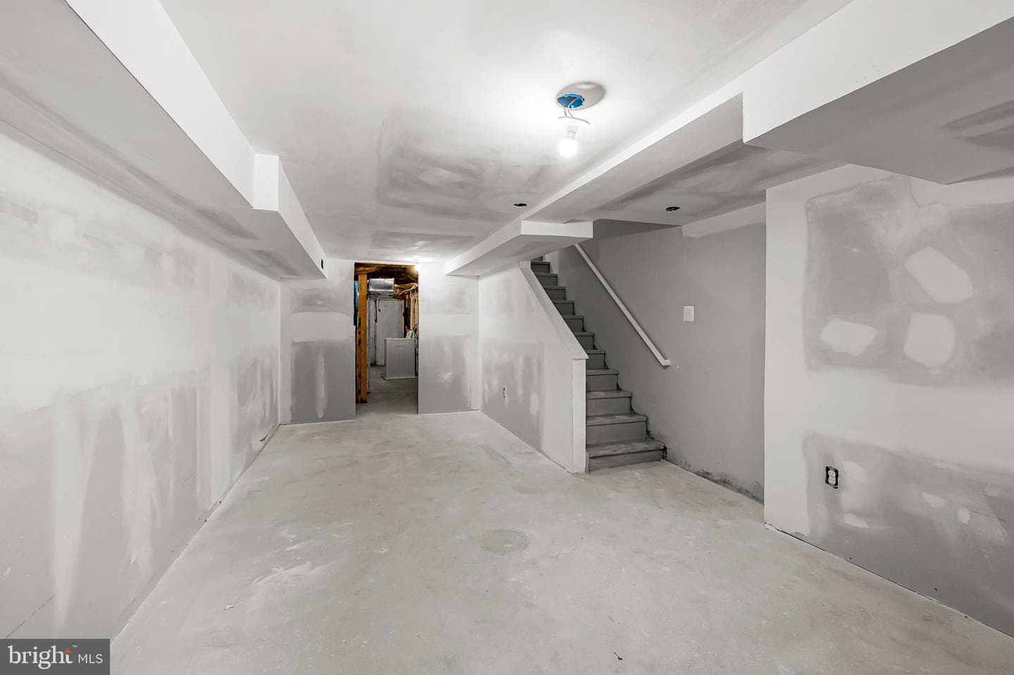 1605 Clifton Avenue photo 22