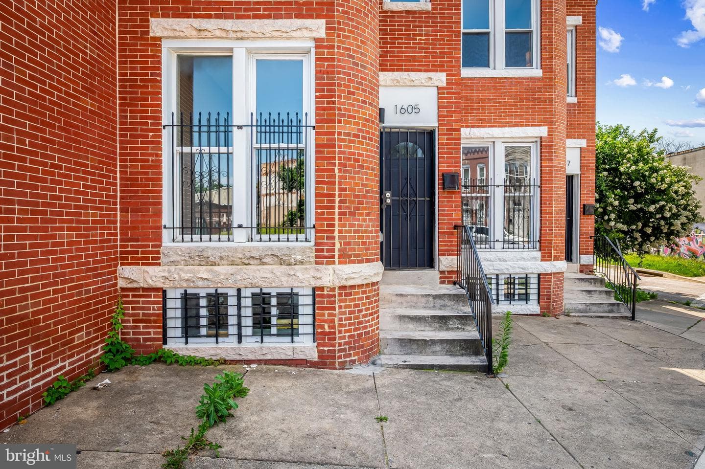 1605 Clifton Avenue photo 4