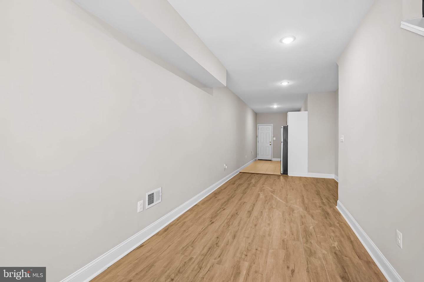 1605 Clifton Avenue photo 8