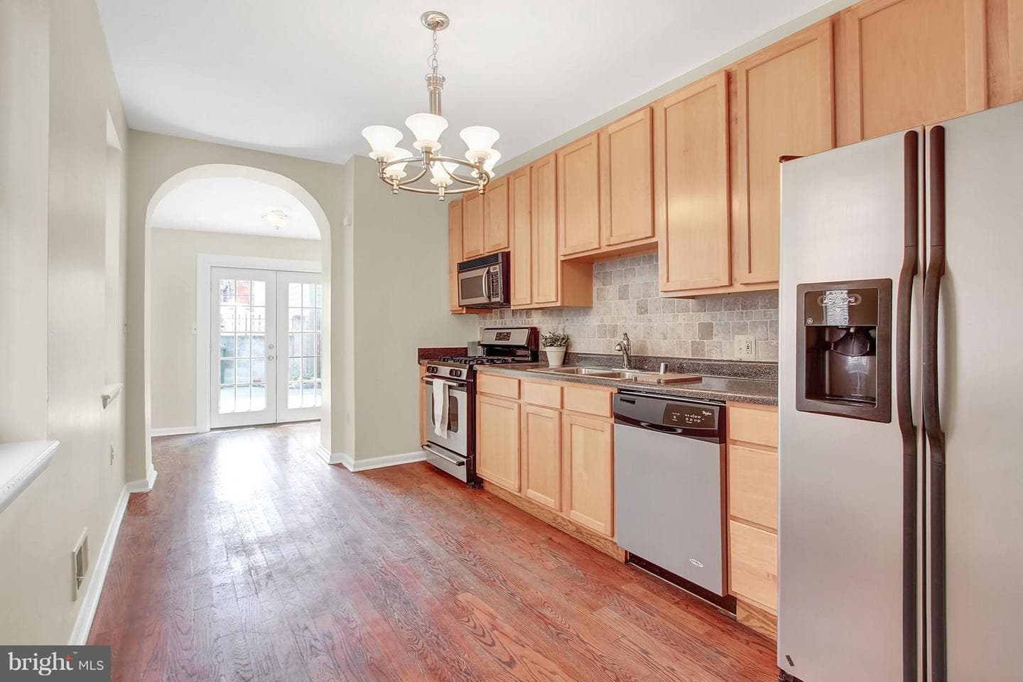 1029 S Hanover Street photo 10