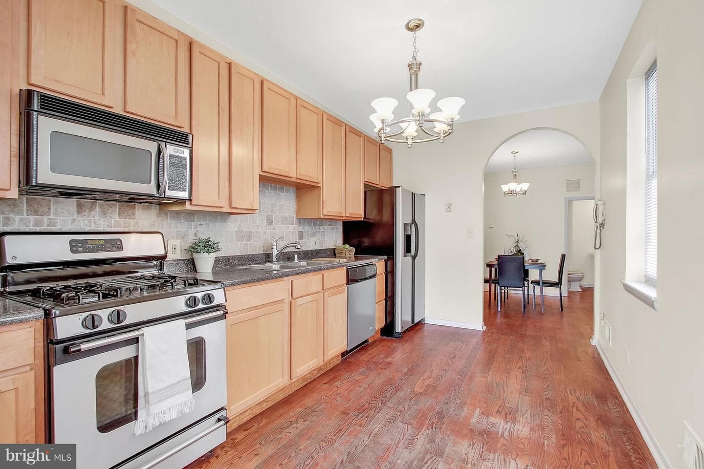 1029 S Hanover Street photo 12