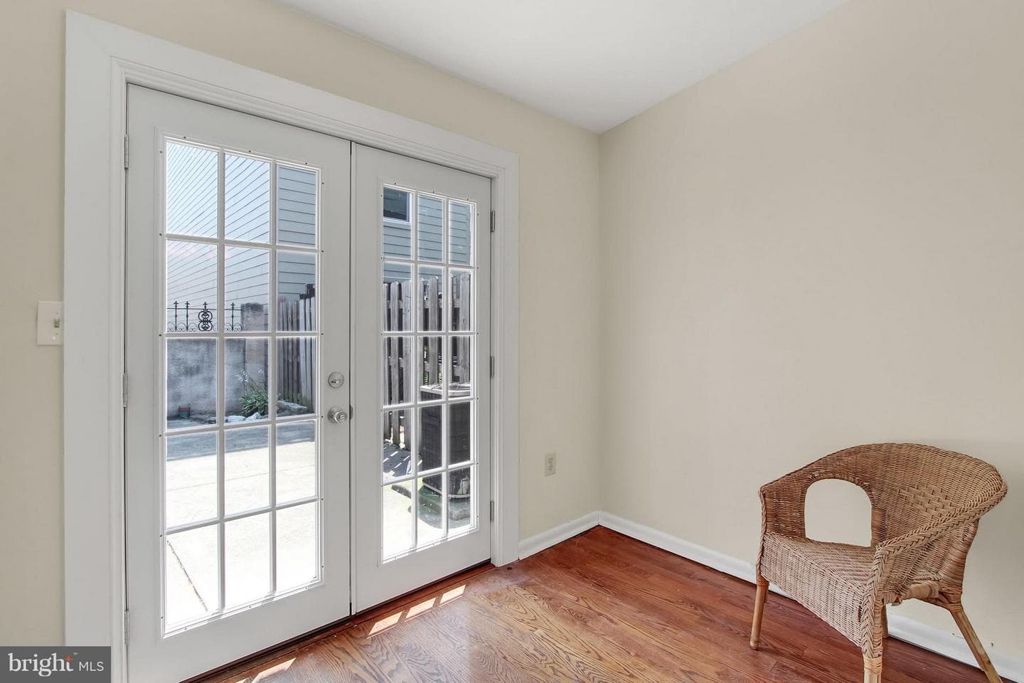 1029 S Hanover Street photo 13