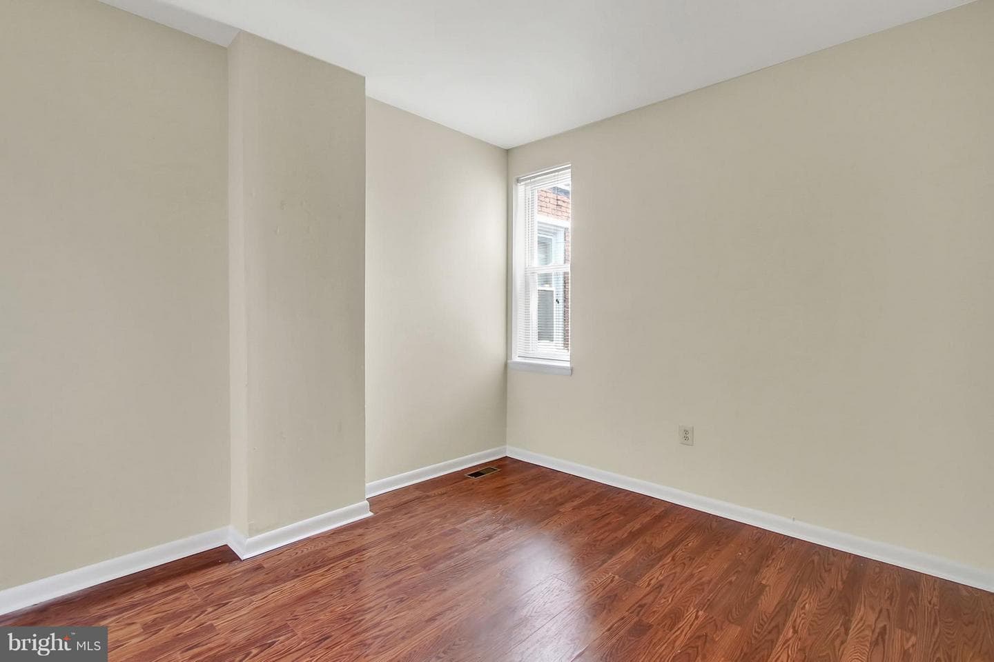 1029 S Hanover Street photo 18