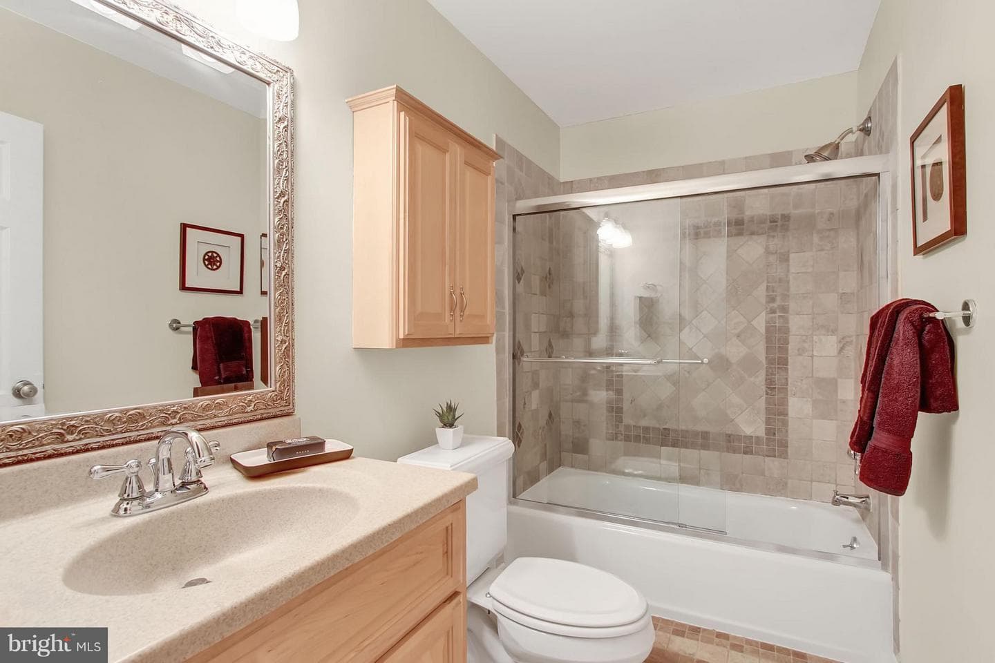 1029 S Hanover Street photo 20