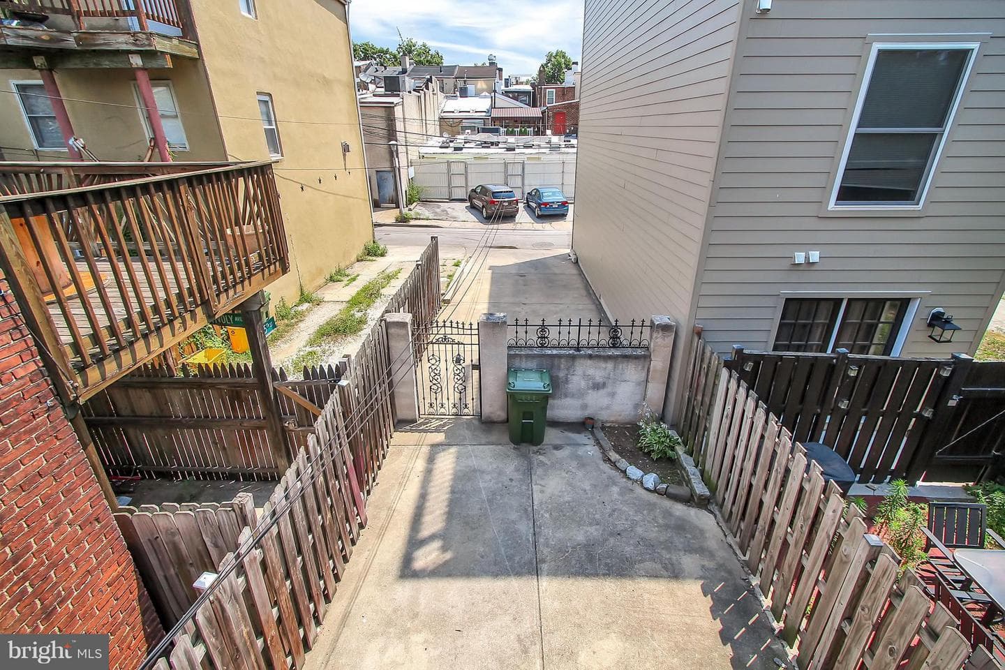 1029 S Hanover Street photo 24